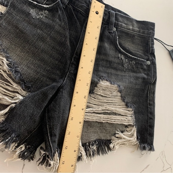 BLANK NYC Black Destroyed Ripped Shredded Cut-Off Denim Jean Shorts - Picture 7 of 10